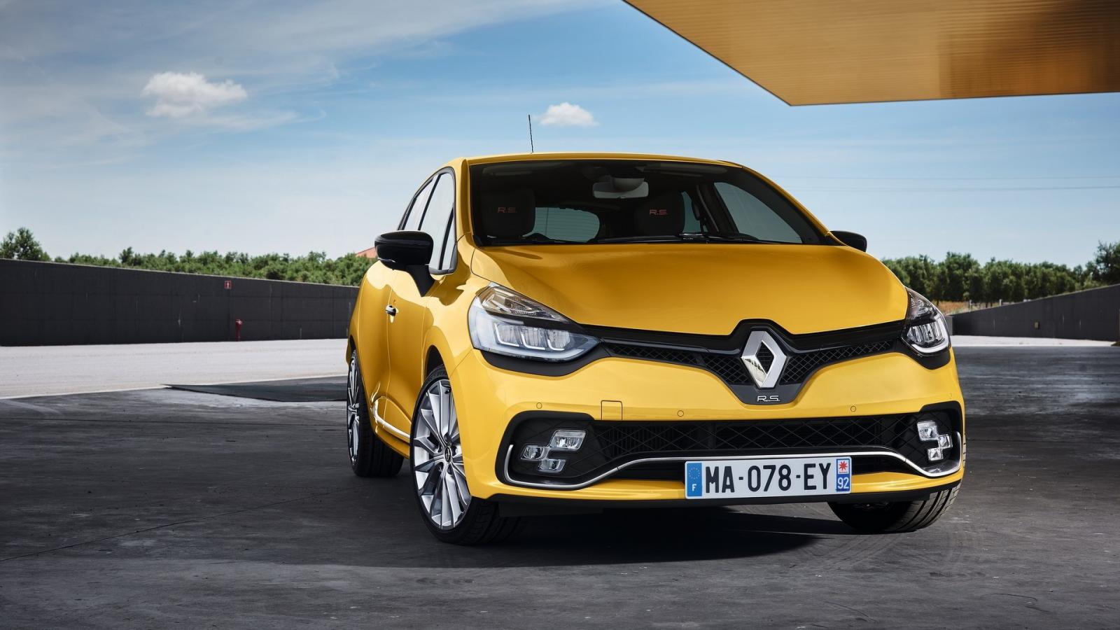 Хот-хэтч Renault Clio RS обновился