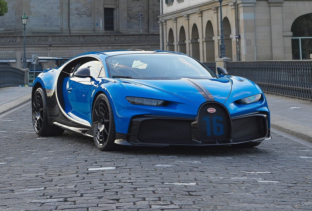 Гиперкар Bugatti Veyron