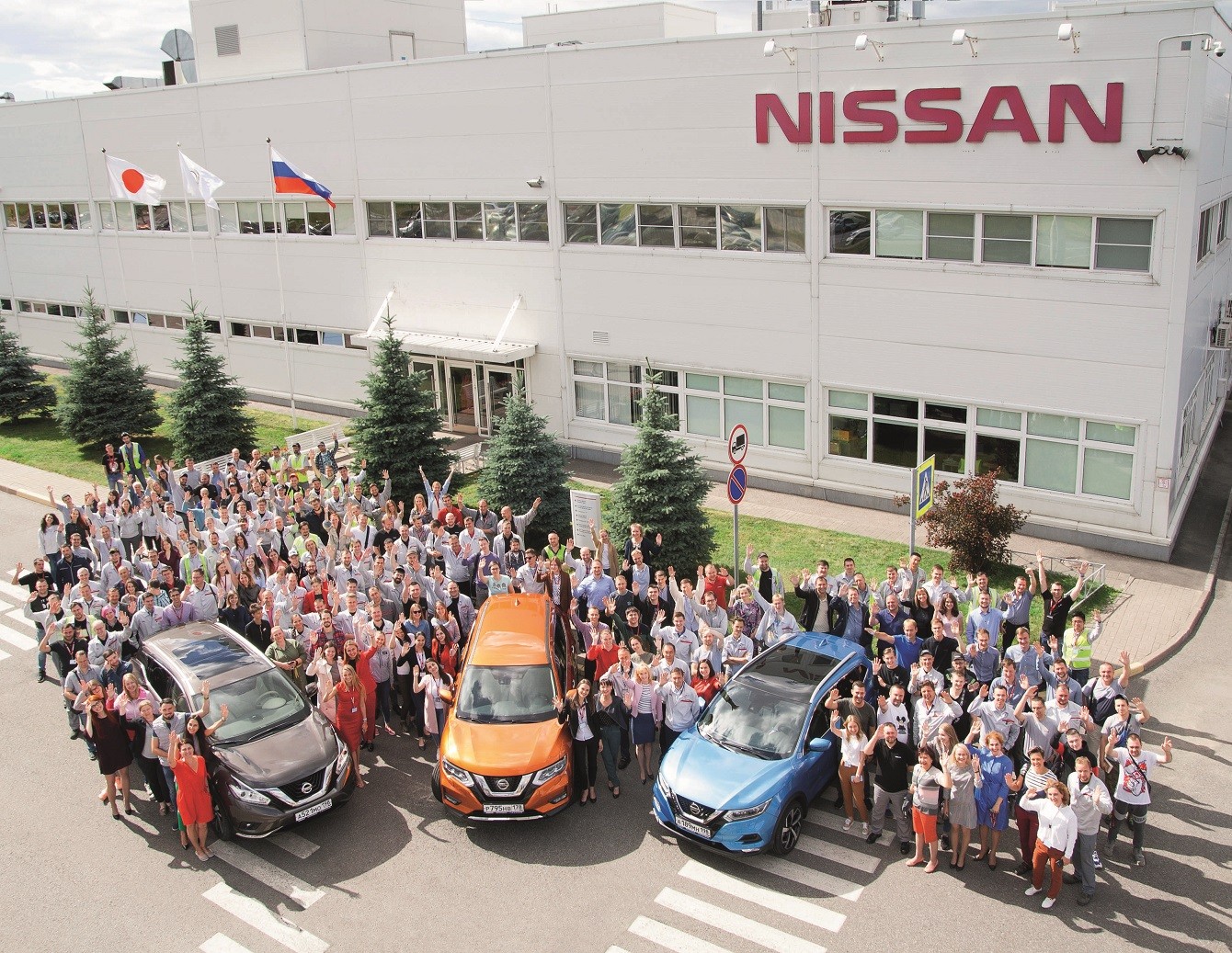 Автомобили Lada будут выпускать на заводе Nissan в Питере