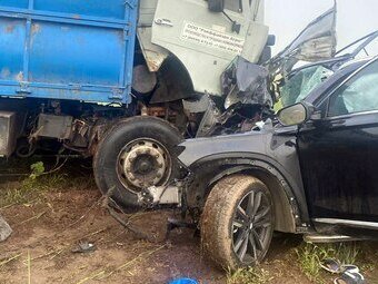 В Усть-Лабинском районе Кубани два человека погибли в ДТП с грузовиком