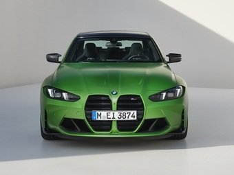 Компания BMW официально представила обновлённые "заряженные" "тройки" - седан M3 и универсал M3 Touring