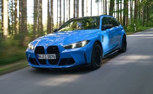 Компания BMW официально представила обновлённые "заряженные" "тройки" - седан M3 и универсал M3 Touring