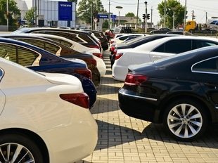 АЕБ: Продажи новых автомобилей в РФ в июне 2025 года упали на 29 процентов