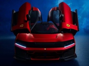 Компания Ferrari представила преемника суперкара LaFerrari, которым стал супергибрид F80